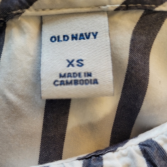 Old Navy Chambray Striped Off Shoulder Top - Picture 4 of 5